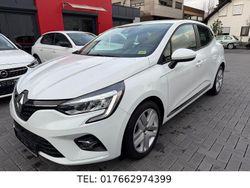 Weiß Gebraucht 2020 Renault Clio V Business Limousine | 11.490 € (Fairer Preis)