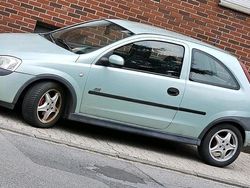 Grün Gebraucht 2000 Opel Corsa Kleinwagen | 900 € (Guter Preis)
