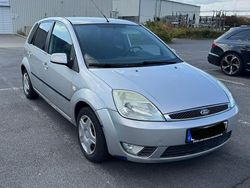 Silber Gebraucht 2005 Ford Fiesta Kleinwagen | 2.800 € (Teuer)