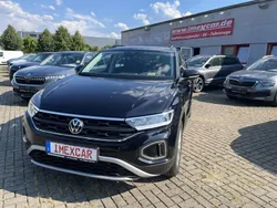 Schwarz metallic (metallic) Gebraucht 2024 VW T-Roc Life SUV | 28.989 € (Guter Preis)