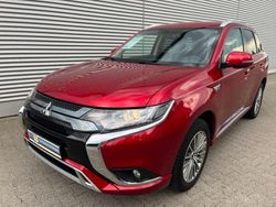 Dynamik rot premium metallic Gebraucht 2021 Mitsubishi Outlander P-HEV Spirit SUV | 23.479 € (Fairer Preis)
