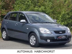 Blau Gebraucht 2009 Kia Rio Attract Limousine | 4.990 € (Teuer)