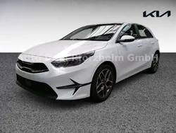 Weiß Gebraucht 2024 Kia Ceed Spirit Limousine | 22.490 € (Guter Preis)