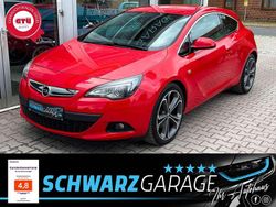 Rot Gebraucht 2012 Opel Astra GTC Innovation Limousine | 8.990 € (Etwas zu teuer)