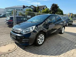 Schwarz Gebraucht 2016 Kia Rio Limousine | 6.900 € (Fairer Preis)
