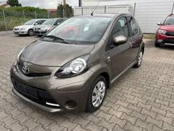 Braun Gebraucht 2012 Toyota Aygo Cool Kleinwagen | 8.490 € (Etwas zu teuer)