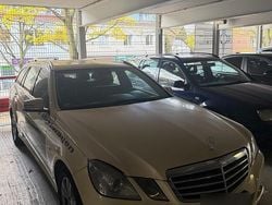 Gelb Gebraucht 2010 Mercedes E200 Kombi | 2.500 € (Teuer)
