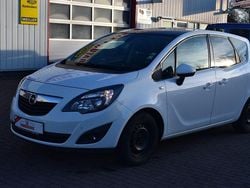 Weiß Gebraucht 2012 Opel Meriva Color Edition Van / Kleinbus | 4.990 € (Guter Preis)