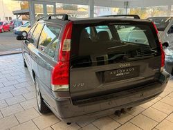 Grau Gebraucht 2005 Volvo V70 Momentum Kombi | 4.999 €