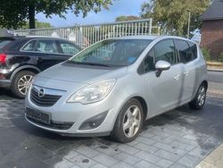 Silber Gebraucht 2010 Opel Meriva Edition Van / Kleinbus | 2.250 € (Fairer Preis)
