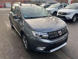 Grau Gebraucht 2018 Dacia Sandero Celebration Limousine | 6.999 € (Guter Preis)