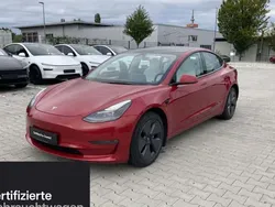 Rot Gebraucht 2022 Tesla Model 3 Long Range RWD Limousine | 32.000 € (Teuer)