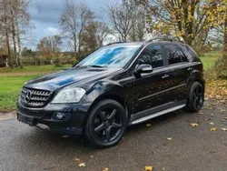 Schwarz Gebraucht 2006 Mercedes ML500 SUV | 14.700 € (Teuer)