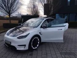 Weiß Gebraucht 2023 Tesla Model Y SUV | 42.700 €