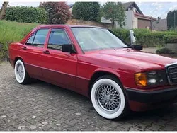 Rot Gebraucht 1991 Mercedes 190 Limousine | 12.900 €
