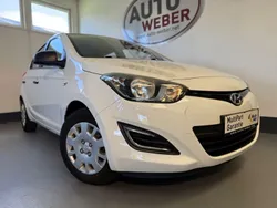 Weiß Gebraucht 2014 Hyundai i20 Edition Limousine | 5.890 € (Fairer Preis)