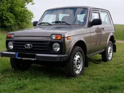 Braun Gebraucht 2018 Lada niva SUV | 9.850 € (Superpreis)