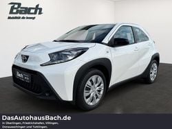 Schneeweiss Neu 2025 Toyota Aygo X Business Edition SUV | 16.875 €