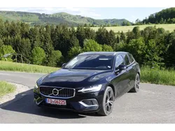 Schwarz Gebraucht 2021 Volvo V60 Inscription Kombi | 32.890 € (Fairer Preis)