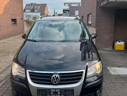 Schwarz Gebraucht 2007 VW Touran Van / Kleinbus | 4.800 € (Fairer Preis)