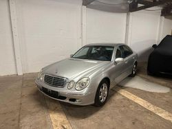 Silber Gebraucht 2003 Mercedes E270 Elegance Limousine | 3.200 € (Guter Preis)