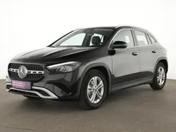 Nachtschwarz Gebraucht 2024 Mercedes GLA180 SUV | 33.735 € (Guter Preis)