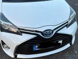 Weiß Gebraucht 2015 Toyota Yaris Hybrid Kleinwagen | 10.950 € (Guter Preis)