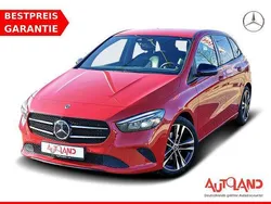 Rot Gebraucht 2019 Mercedes B200 Progressive Van / Kleinbus | 22.490 € (Fairer Preis)