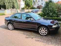 Blau Gebraucht 1995 Audi A4 Limousine | 1.250 €
