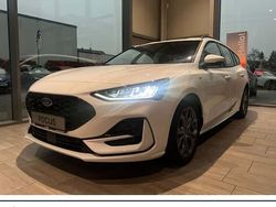 Weiß Gebraucht 2024 Ford Focus ST-Line Kombi | 29.890 € (Teuer)