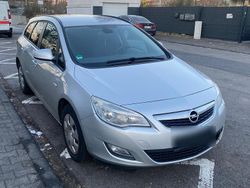 Silber Gebraucht 2010 Opel Astra Kombi | 2.700 € (Guter Preis)