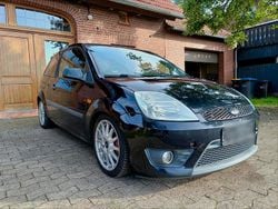 Schwarz Gebraucht 2005 Ford Fiesta S Kleinwagen | 1.750 € (Fairer Preis)