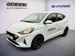 Weiss / atlas white Gebraucht 2024 Hyundai i10 Trend Kleinwagen | 17.490 € (Fairer Preis)