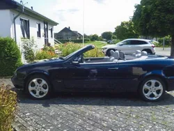 Blau Gebraucht 2002 Mercedes CLK200 Edition Cabrio | 13.000 €