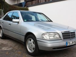Silber Gebraucht 1995 Mercedes C220 Elegance Limousine | 3.480 €