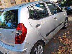 Silber Gebraucht 2011 Hyundai i10 Kleinwagen | 2.950 € (Fairer Preis)