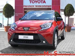 Rot Gebraucht 2022 Toyota Aygo Pulse Kleinwagen | 15.990 € (Fairer Preis)