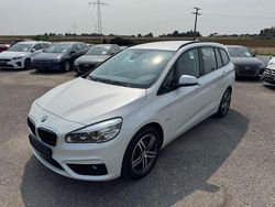 Weiß Gebraucht 2016 BMW 218 Gran Tourer Sport Line Van / Kleinbus | 12.990 € (Fairer Preis)