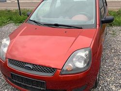 Orange Gebraucht 2006 Ford Fiesta Ambiente Kleinwagen | 2.999 € (Teuer)
