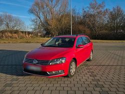 Rot Gebraucht 2013 VW Passat Kombi | 8.400 €
