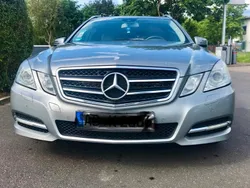 Grau Gebraucht 2010 Mercedes E350 Kombi | 8.800 €