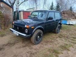 Schwarz Gebraucht 2013 Lada niva SUV | 9.999 € (Guter Preis)