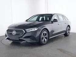 Grau Gebraucht 2023 Mercedes E220 Kombi | 54.177 € (Teuer)