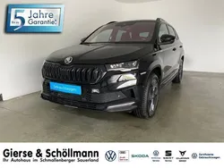 Blackmagic perleffekt (metallic) Gebraucht 2024 Skoda Karoq SportLine SUV | 37.950 € (Etwas zu teuer)