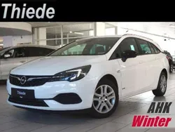 Schneeweiss Gebraucht 2022 Opel Astra Design & Tech Kombi | 12.850 € (Guter Preis)