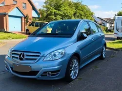 Silber Gebraucht 2011 Mercedes B180 Sport Van / Kleinbus | 6.900 € (Fairer Preis)