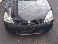 Schwarz Gebraucht 2010 Renault Clio II Kleinwagen | 1.300 €