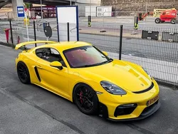 Gelb Gebraucht 2020 Porsche 718 Coupé | 82.000 €