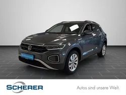 Indiumgrau metallic (metallic) Gebraucht 2025 VW T-Roc Life SUV | 29.900 € (Guter Preis)