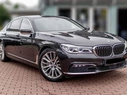 Grau Gebraucht 2016 BMW 730L Limousine | 29.999 € (Guter Preis)